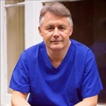 Dr Laurence  Murray